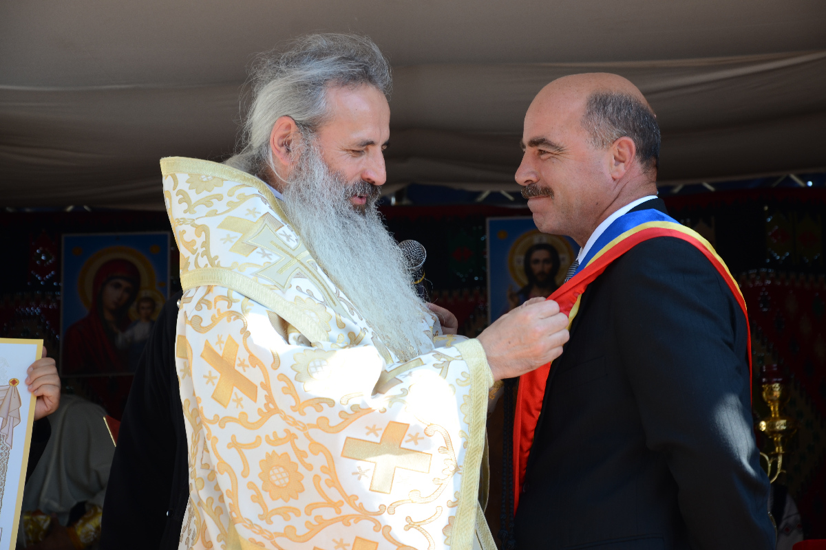 A fost sfinţită Biserica „Sfânta Cuvioasă Parascheva“ din Mândreşti