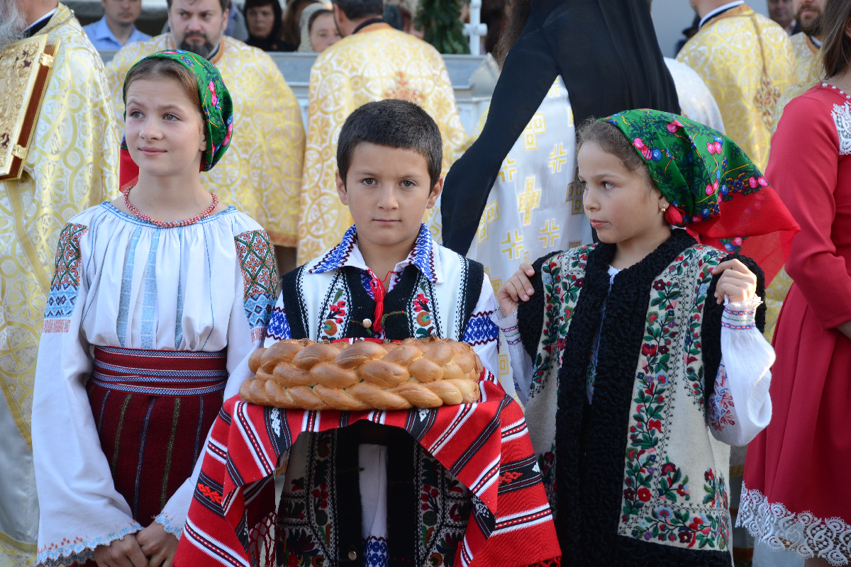 A fost sfinţită Biserica „Sfânta Cuvioasă Parascheva“ din Mândreşti