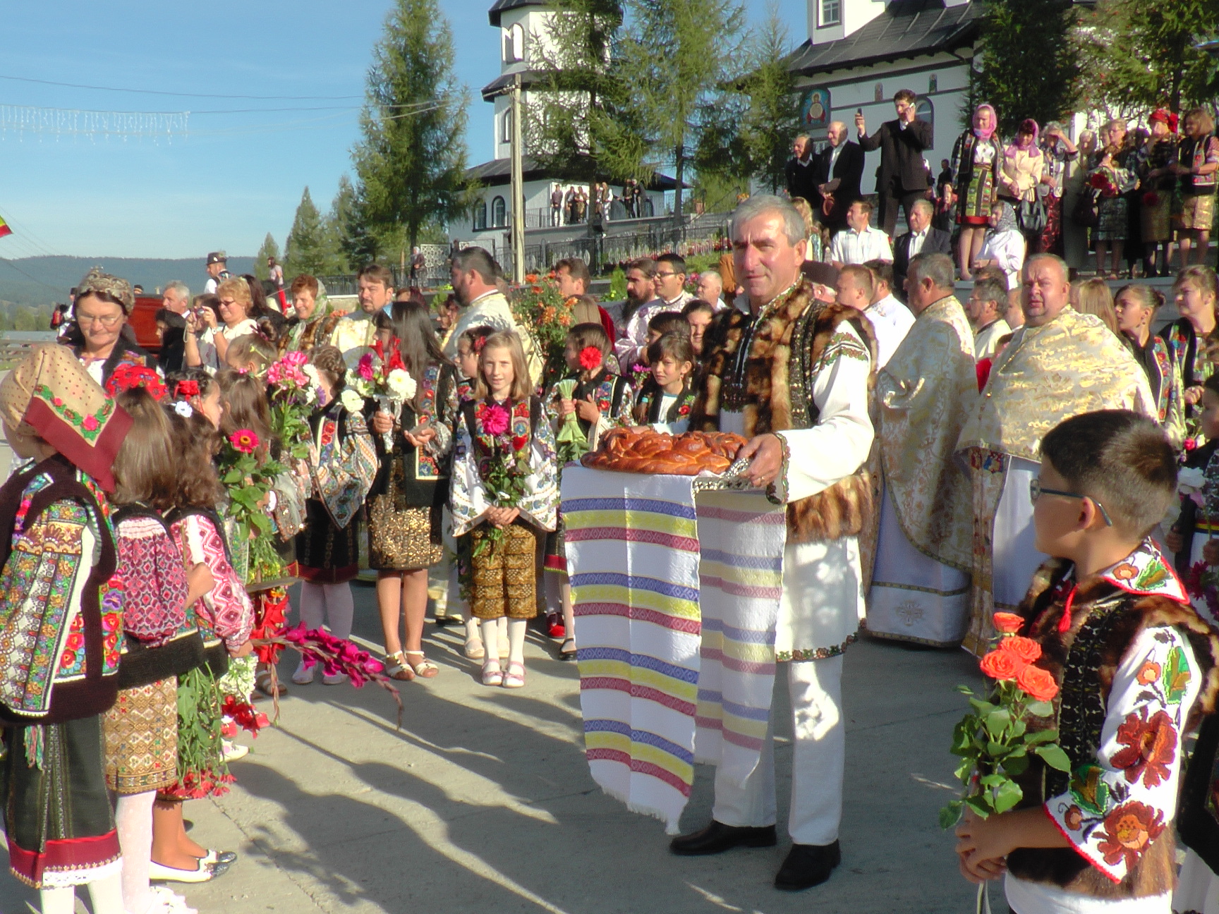 Zi de sărbătoare în Parohia Coşna Zi de sărbătoare în Parohia Coşna
