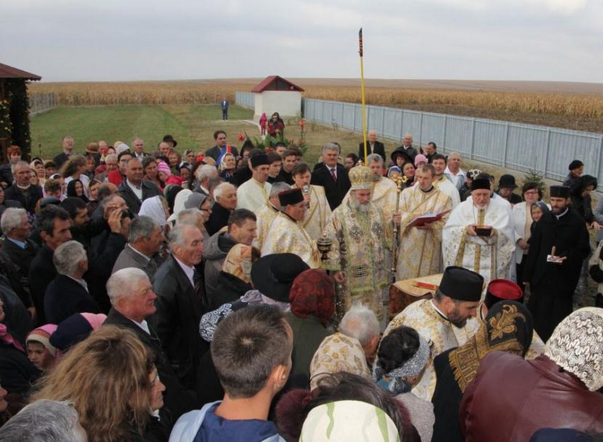 Lumină şi har peste Biserica „Sfântul Nicolae“ din Buhuşi