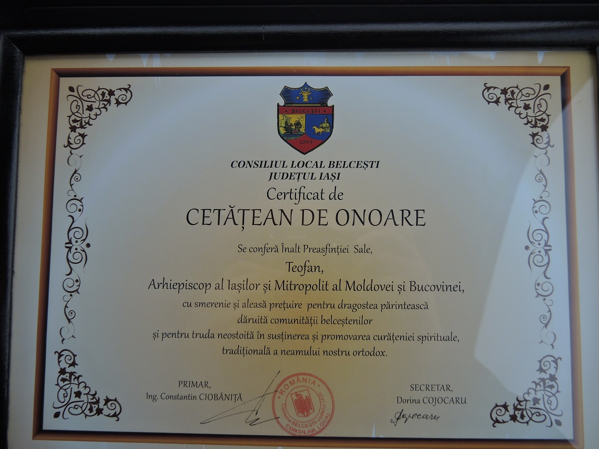 Sfinţire de casă socială şi monument dedicat memoriei eroilor, la Liteni - Hârlău