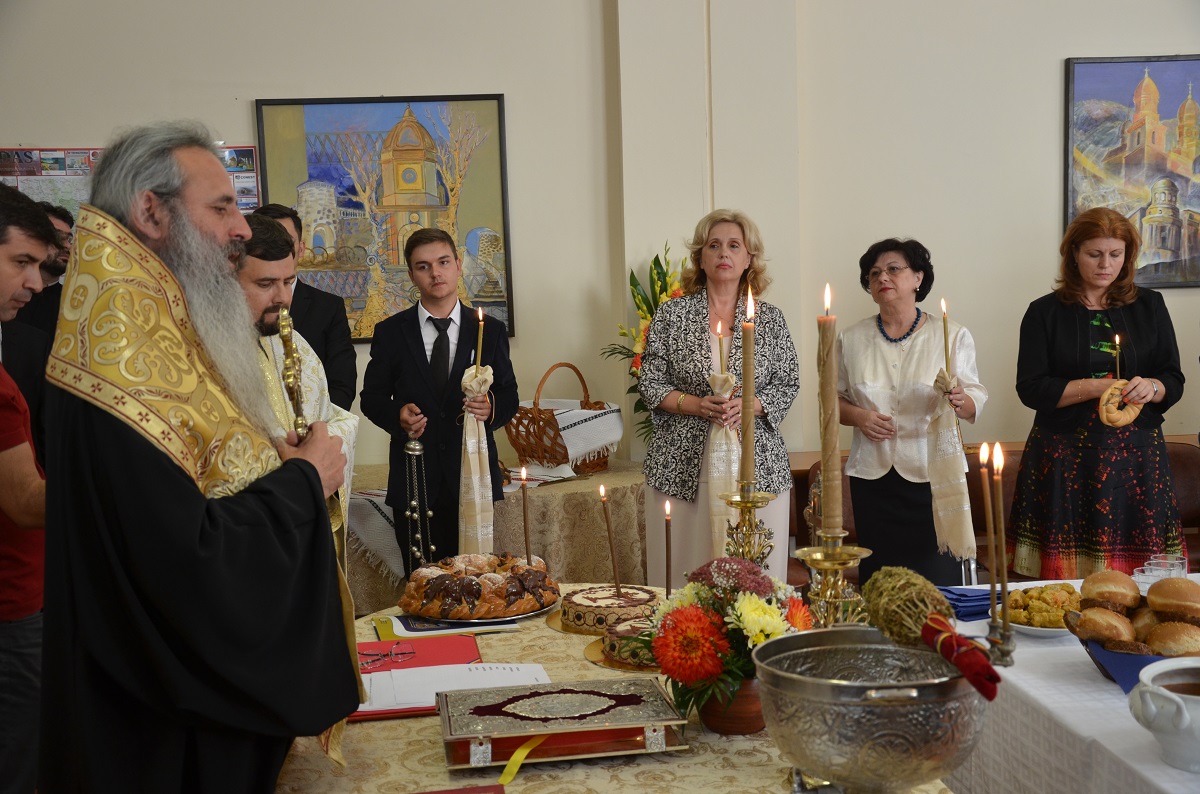 Slujbă de binecuvântare oficiată de IPS Mitropolit Teofan la Inspectoratul Şcolar Judeţean Iaşi