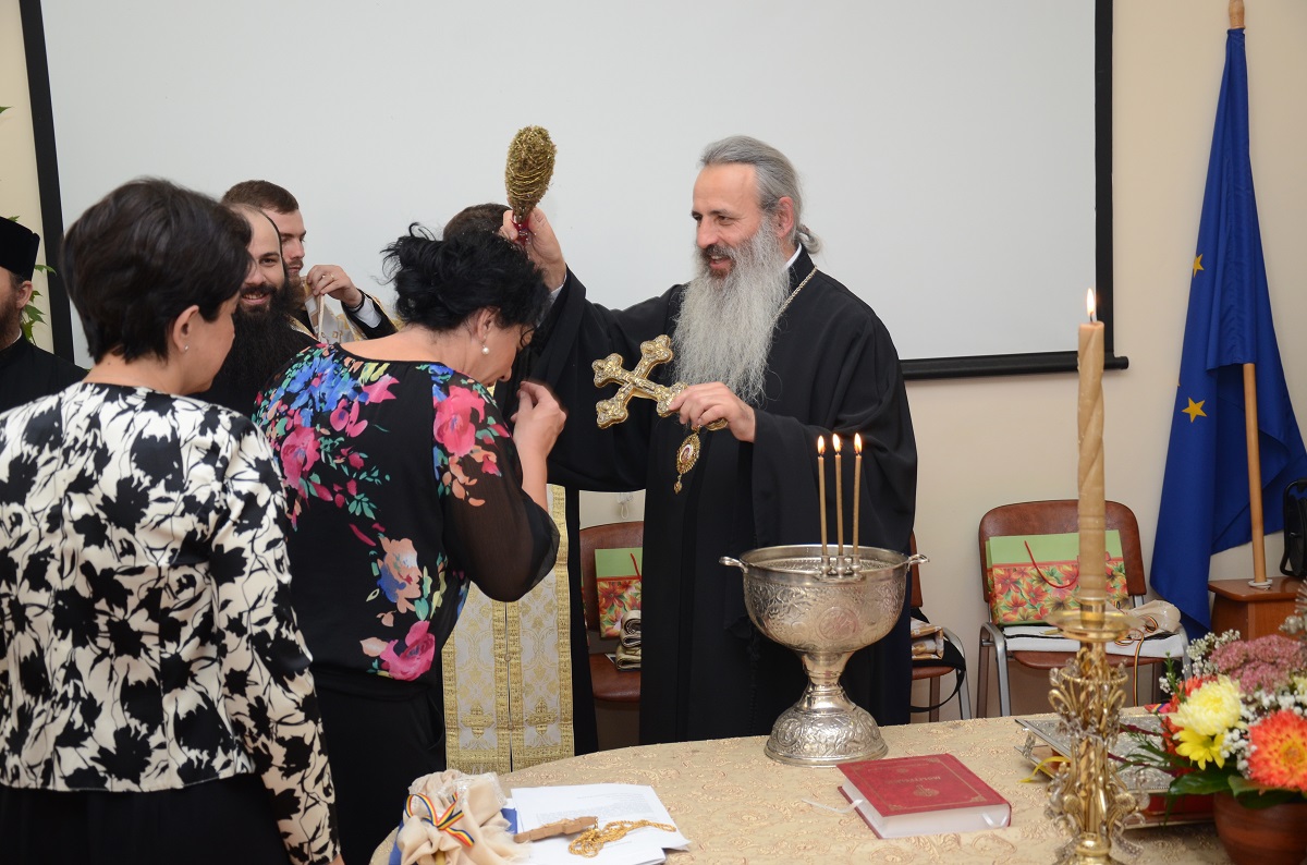 Slujbă de binecuvântare oficiată de IPS Mitropolit Teofan la Inspectoratul Şcolar Judeţean Iaşi