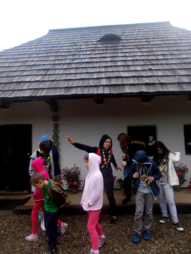 Tabără a Asociaţiei Ghidelor şi Ghizilor din România, la Seminarul Teologic de la Mănăstirea Neamţ