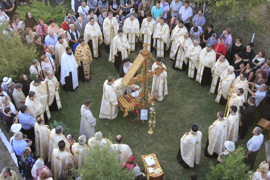 Bucurie duhovnicească la „biserica copiilor“ din Roman