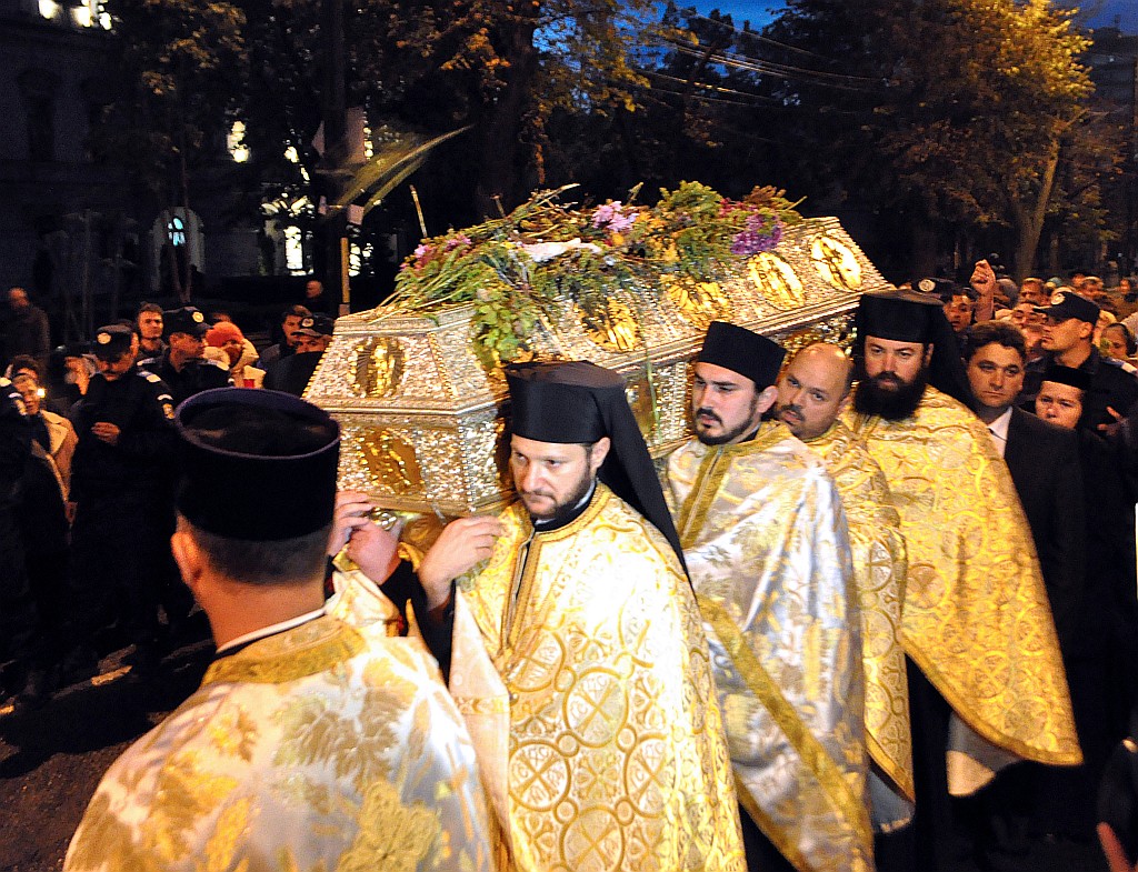Procesiunea de scoatere a moaştelor Sfintei Parascheva