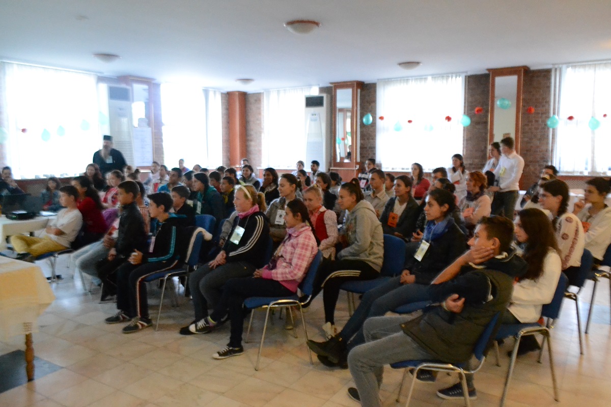 „Florile din grădina Iașilor”, un proiect organizat de ATOR Iași pentru tinerii din centrele de plasament