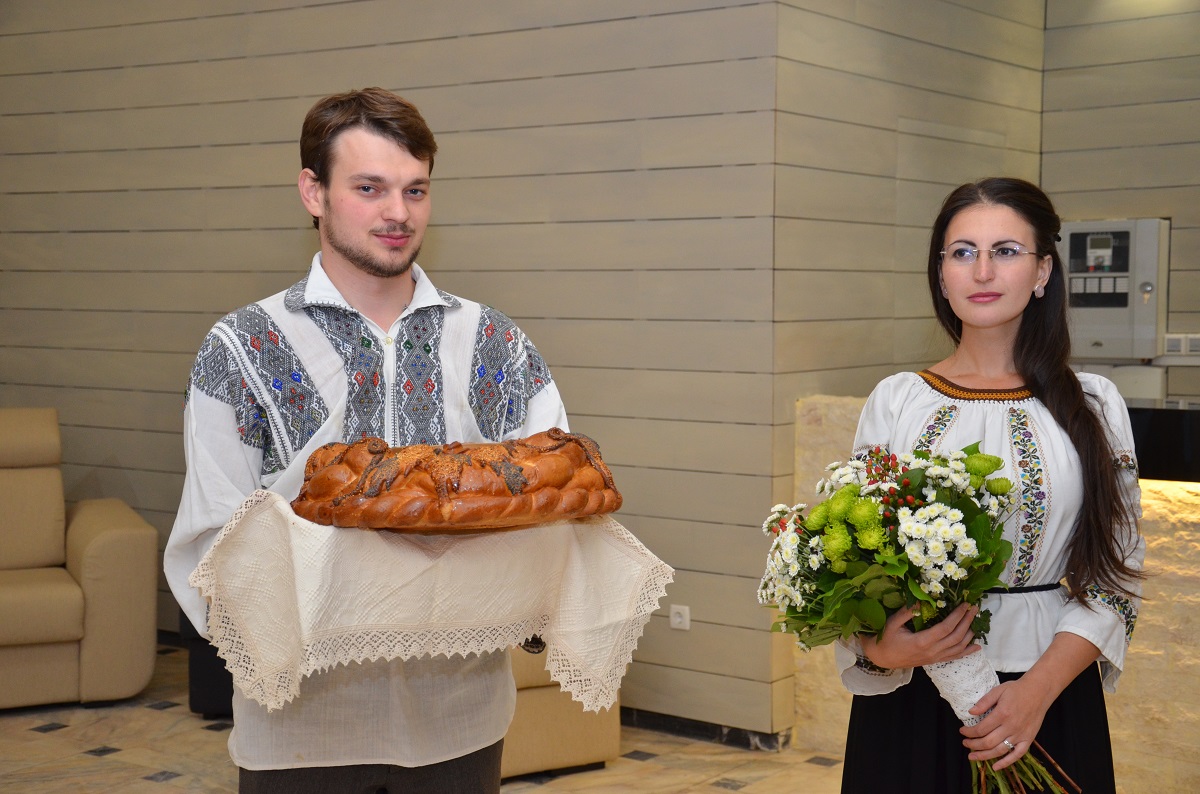 Slujbă arhierească de binecuvântare a lucrărilor realizate la Colegiul „Sf. Nicolae“ (GALERIE FOTO)