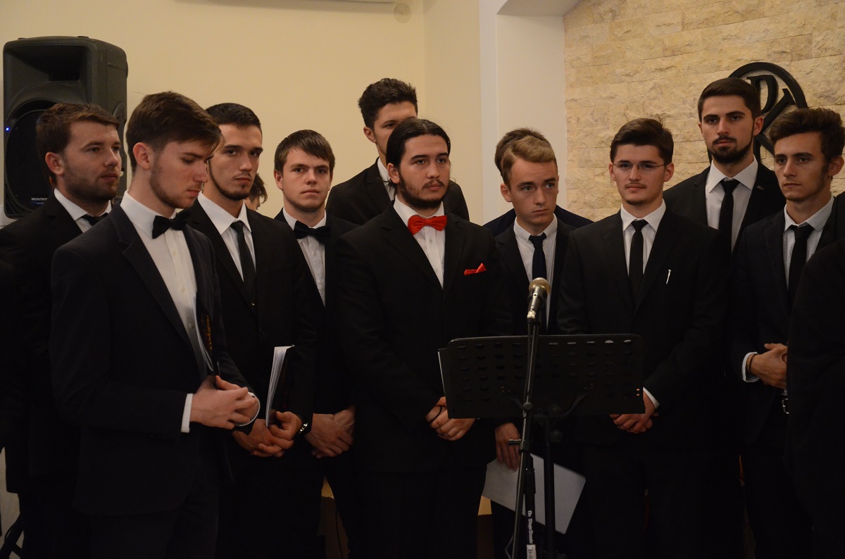 Slujbă arhierească de binecuvântare a lucrărilor realizate la Colegiul „Sf. Nicolae“ (GALERIE FOTO)