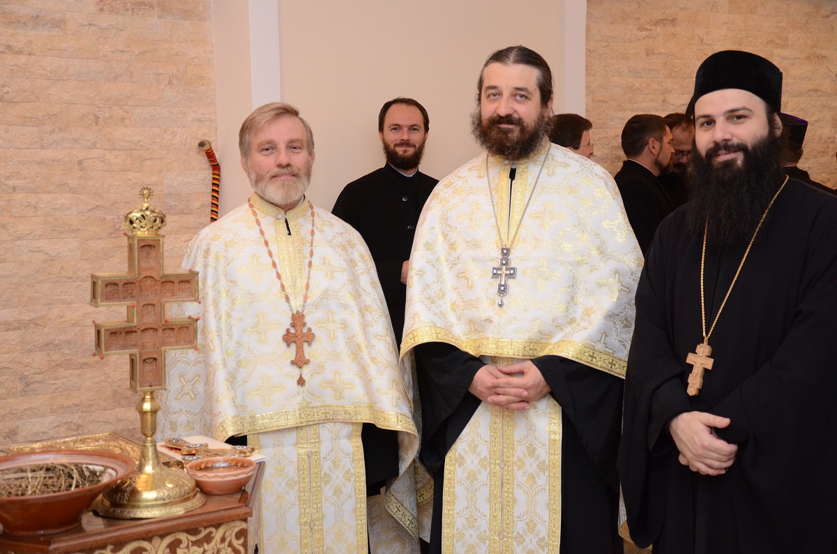 Slujbă arhierească de binecuvântare a lucrărilor realizate la Colegiul „Sf. Nicolae“ (GALERIE FOTO)