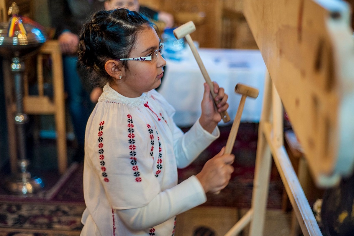 Concurs interjudeţean de bătut toaca, în Parohia Smârdan