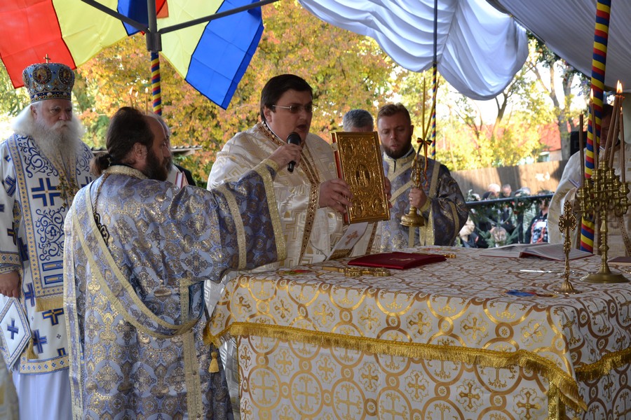 Binecuvântare arhierească în Parohia Hârţeşti din Protopopiatul Piatra Neamţ