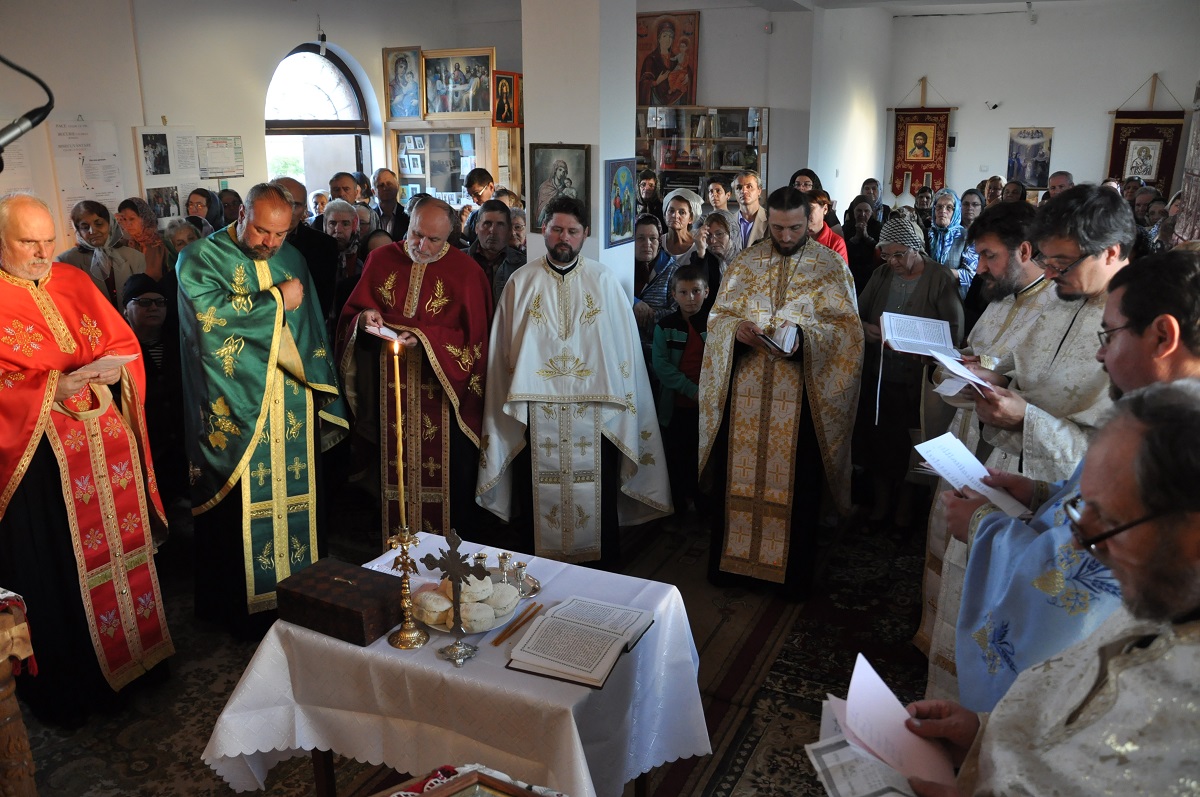 Maica Domnului, cinstită în cartierul Bejan din Iaşi