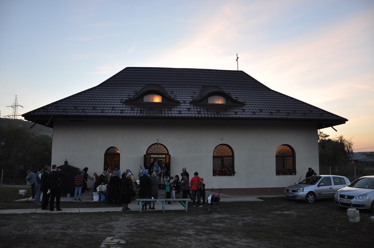Maica Domnului, cinstită în cartierul Bejan din Iaşi
