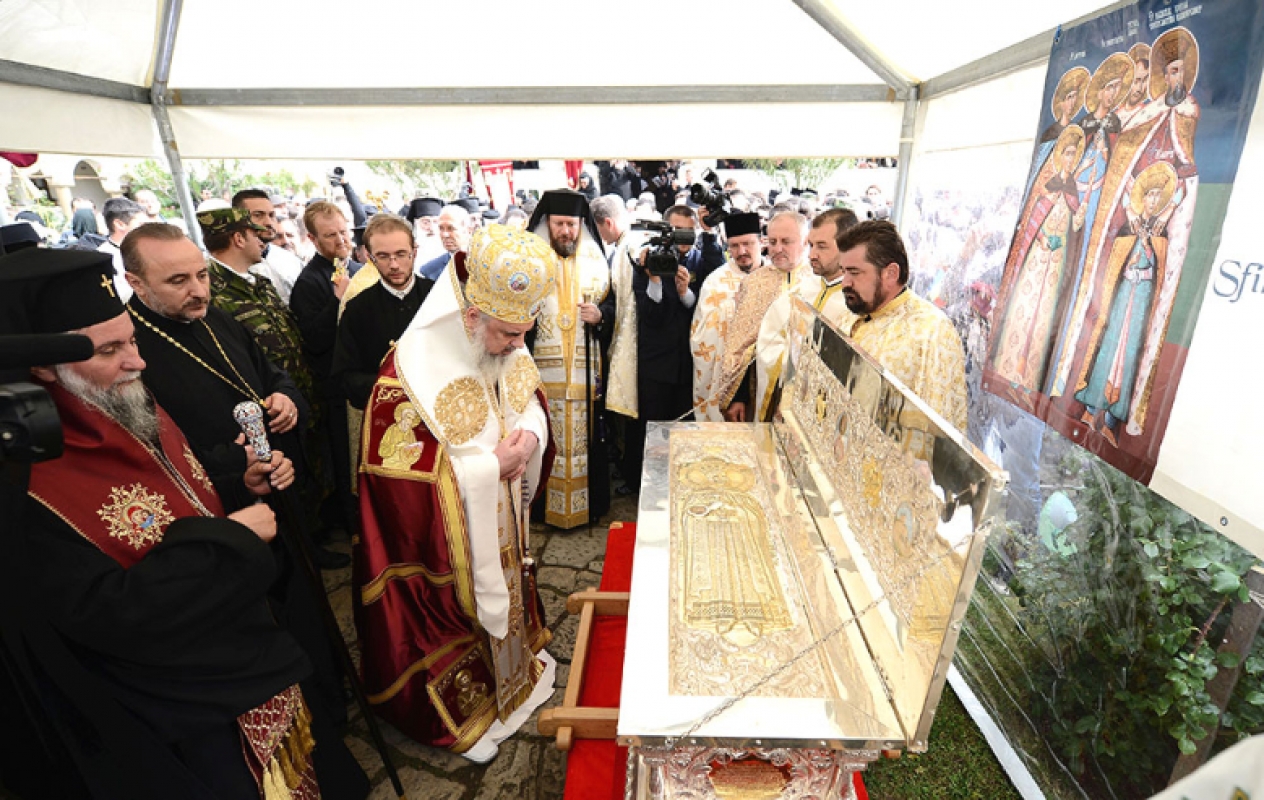 Vizita canonică a Patriarhului României în Arhiepiscopia Râmnicului