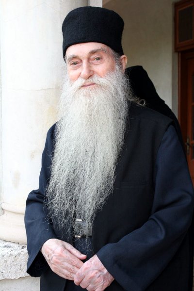 Mântuitorul spune: „Iubiți pe vrăjmași”, pe cel care-ți face rău