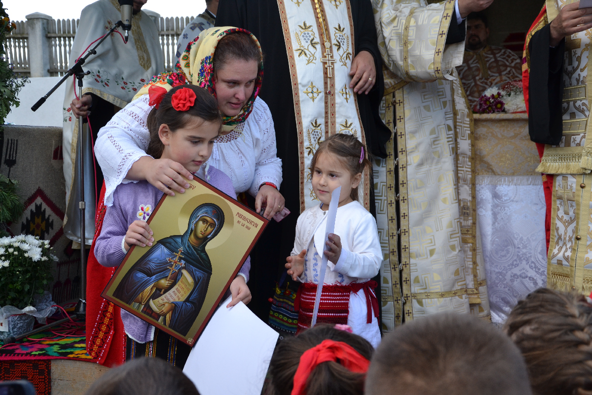 Aşezământul social al Parohiei Găneşti, sfinţit de IPS Mitropolit Teofan (GALERIE FOTO)