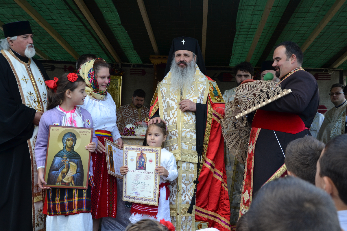 Aşezământul social al Parohiei Găneşti, sfinţit de IPS Mitropolit Teofan (GALERIE FOTO)