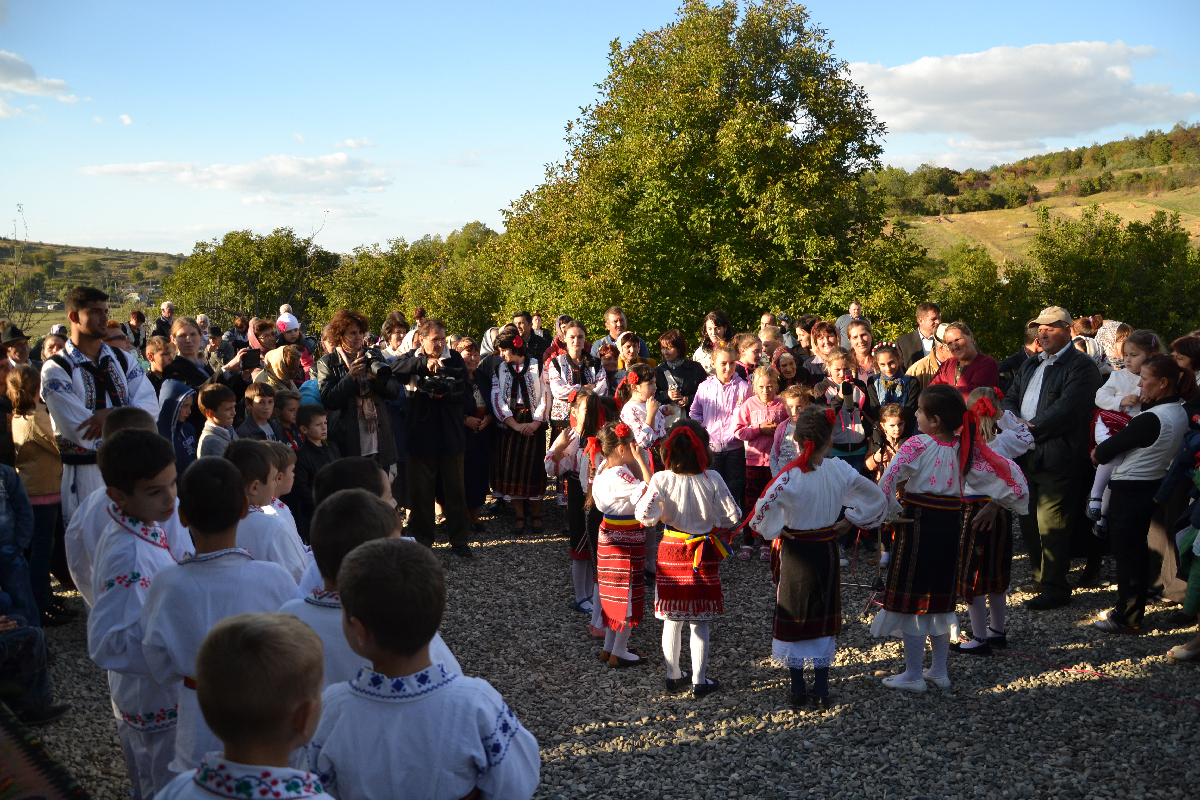 Aşezământul social al Parohiei Găneşti, sfinţit de IPS Mitropolit Teofan (GALERIE FOTO)