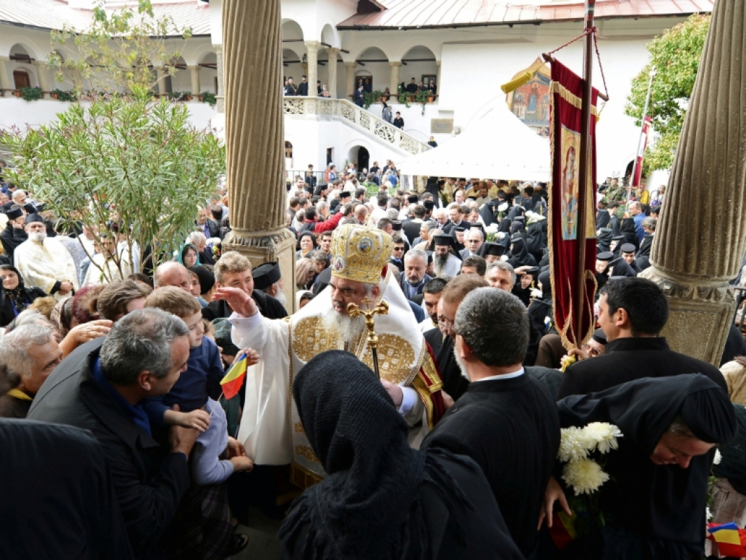 Vizita canonică a Patriarhului României în Arhiepiscopia Râmnicului