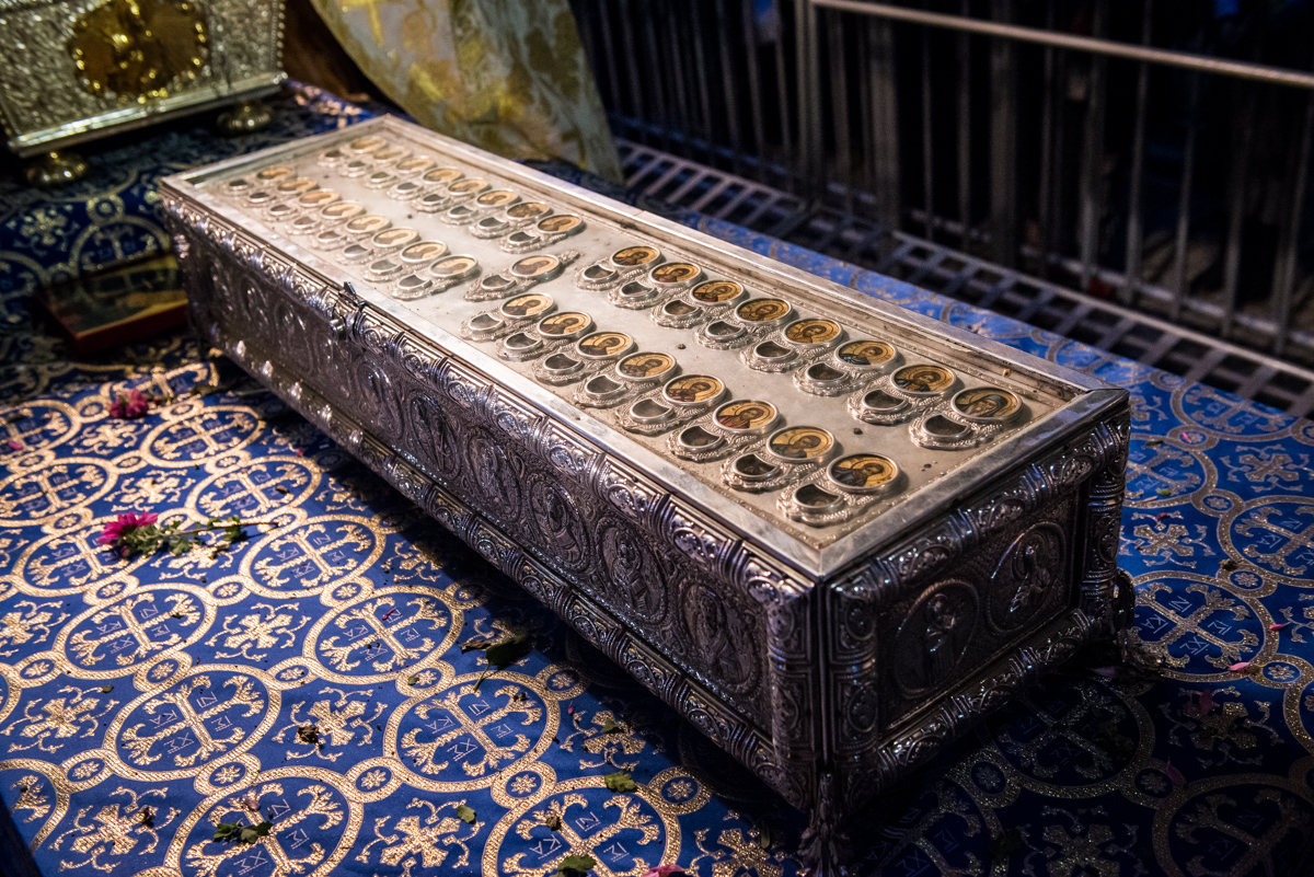 Ce sfinte moaște veghează alături de Sfânta Parascheva Ce sfinte moaște veghează alături de Sfânta Parascheva