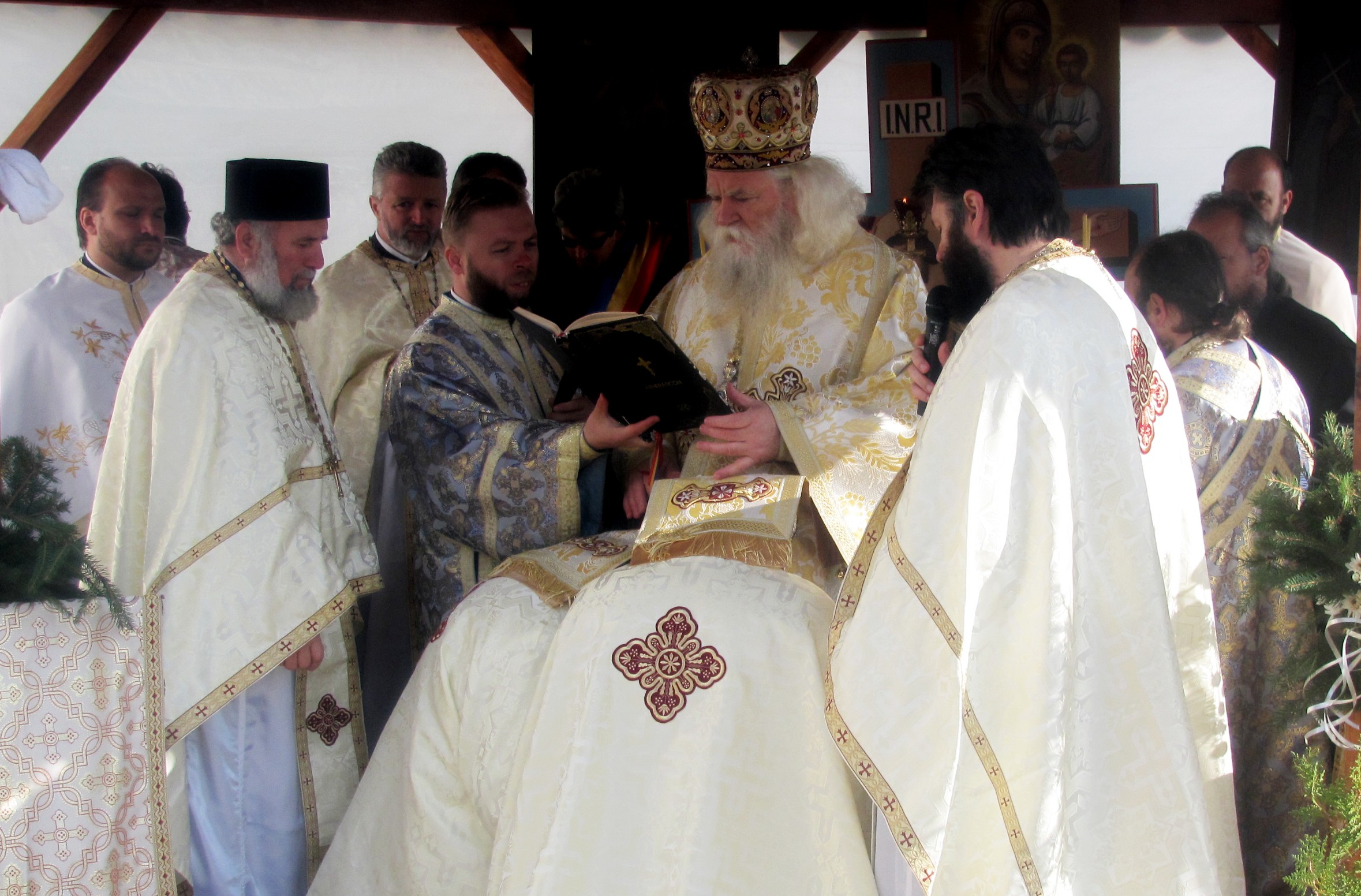 Biserica Parohiei Cosiţeni, resfinţită de PS Calinic Botoşăneanul