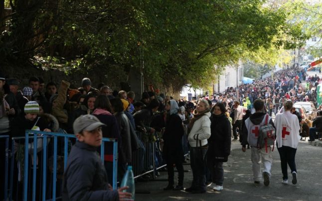 Rândul la Sfânta Parascheva, o școală a credinței și răbdării