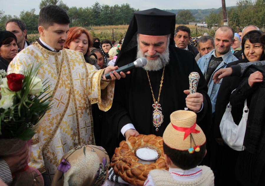 „Ctitorie sfântă“ la Băhnişoara, Protopopiatul Buhuşi