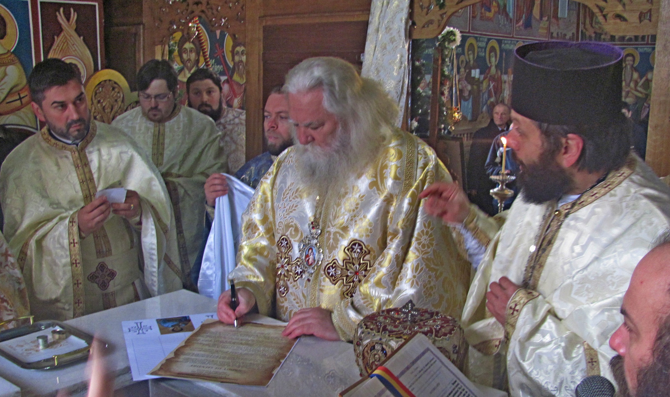 Biserica Parohiei Cosiţeni, resfinţită de PS Calinic Botoşăneanul