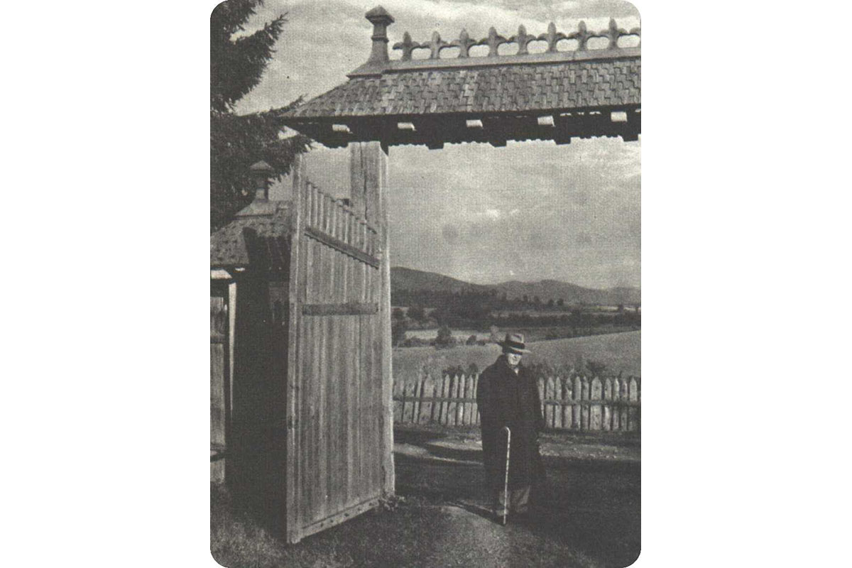 Mihail Sadoveanu, în drum „spre Emaus”