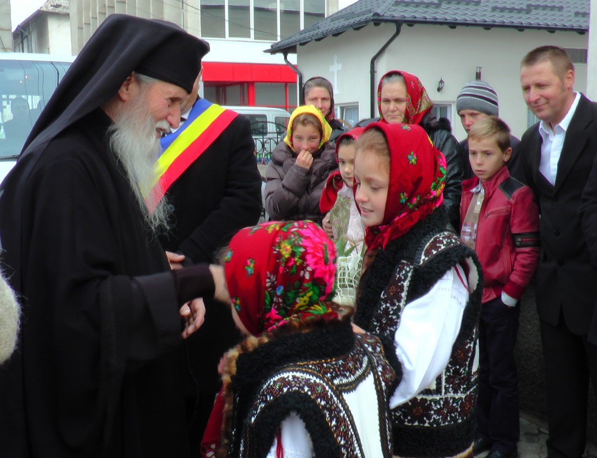 Vizită arhierească în Parohia „Sfinţii Arhangheli“ - Marginea I Vizită arhierească în Parohia „Sfinţii Arhangheli“ - Marginea I