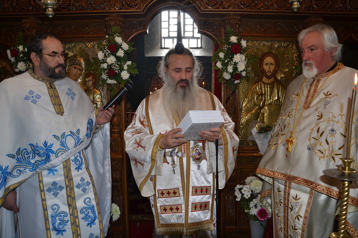 Ample evenimente cultural-religioase, la Biserica „Sfinţii Voievozi“ din Paşcani