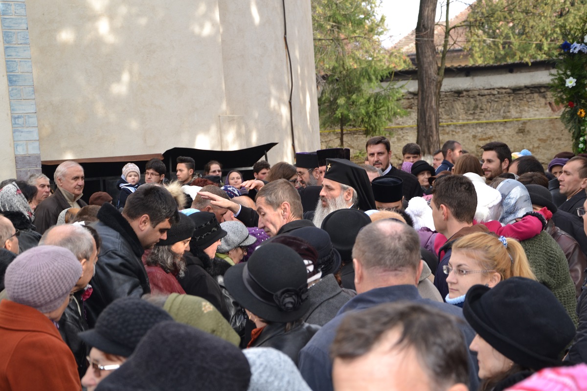 Ample evenimente cultural-religioase, la Biserica „Sfinţii Voievozi“ din Paşcani