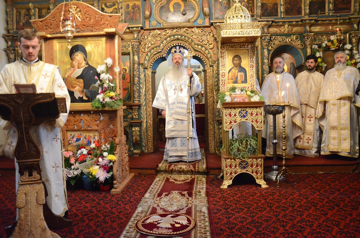 Liturghie arhierească la hramul Bisericii Vovidenia din Iaşi (GALERIE FOTO)