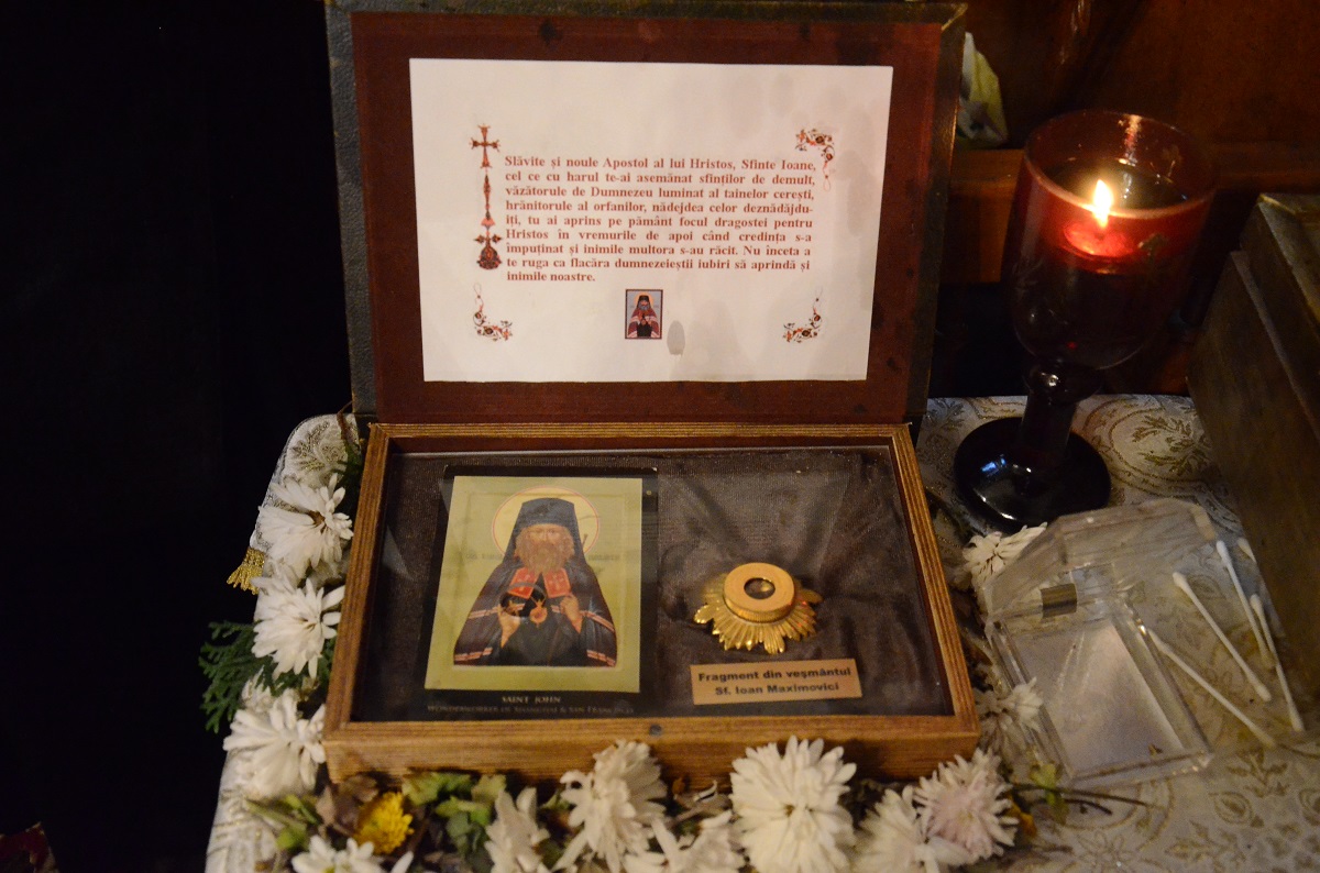 Liturghie arhierească la hramul Bisericii Vovidenia din Iaşi (GALERIE FOTO)