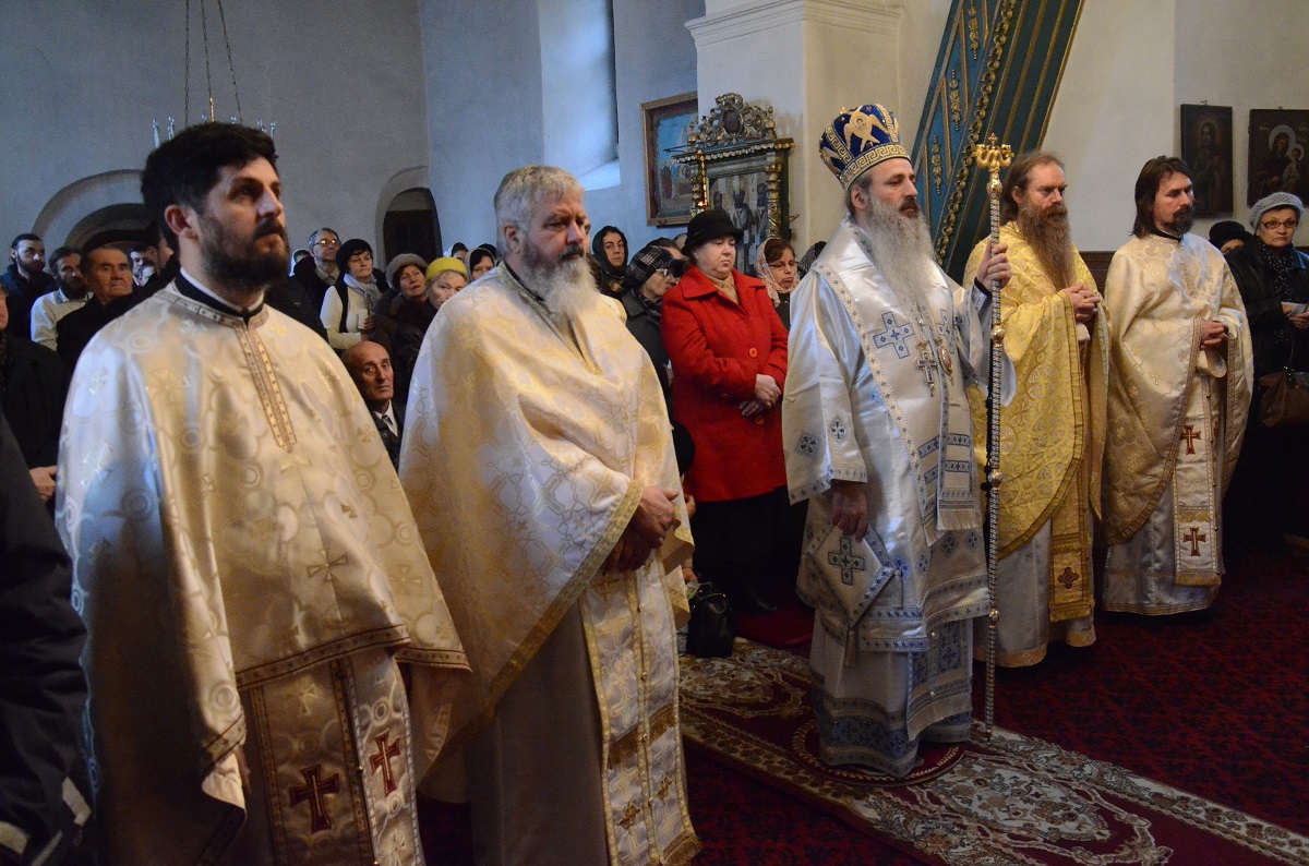 Liturghie arhierească la hramul Bisericii Vovidenia din Iaşi (GALERIE FOTO)