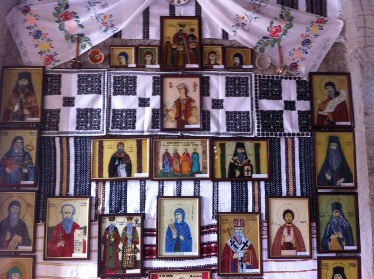 Cerc de pictură la Biserica „Sfântul Nectarie“ din Iaşi