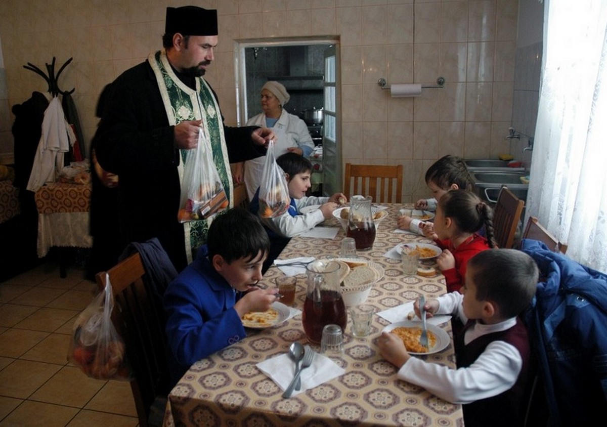 Filantropie la Aşezământul „Samarineanul milostiv“ din Bacău