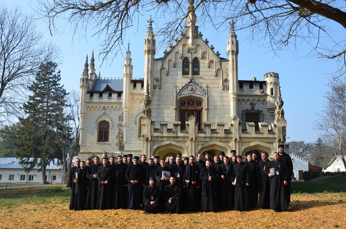 „Ne-am dorit ca prin aceste cursuri de perfecţionare să creăm o oglindă“