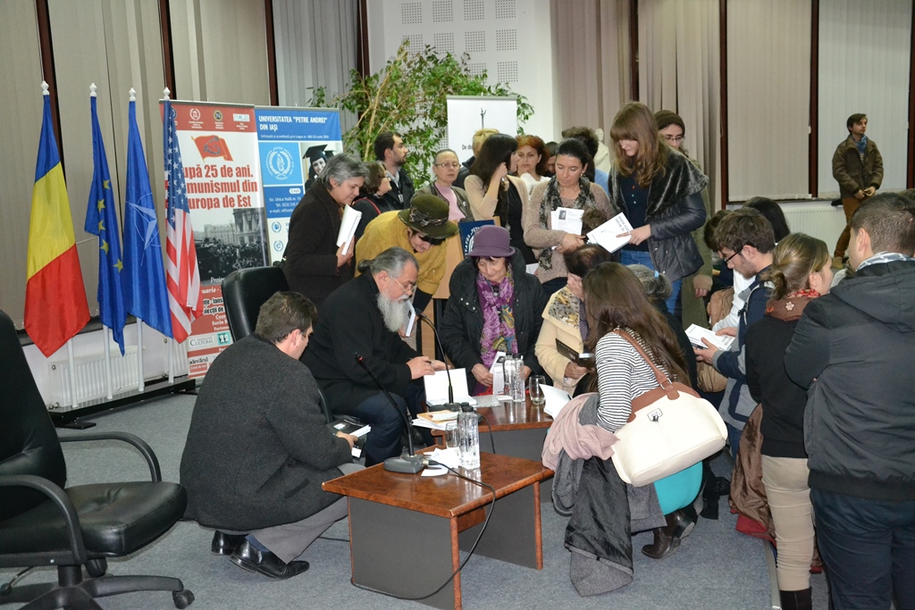 „Se întorc morţii acasă”, de Cornel Constantin Ciomâzgă, prezentată la Iași