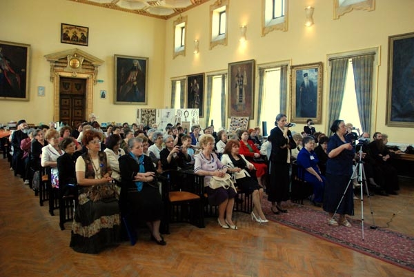 Femei harnice în misiunea Bisericii