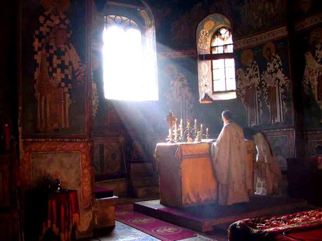 Fericitul Iacov s-a învredincit încă din copilărie să vadă lucrarea îngerilor în altar