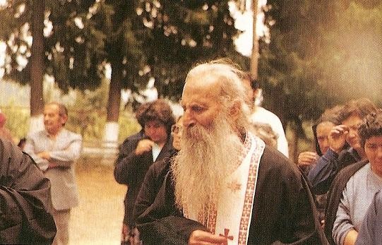 Fericitul Iacov Tsalikis îi vindecă pe copiii bolnavi din sat