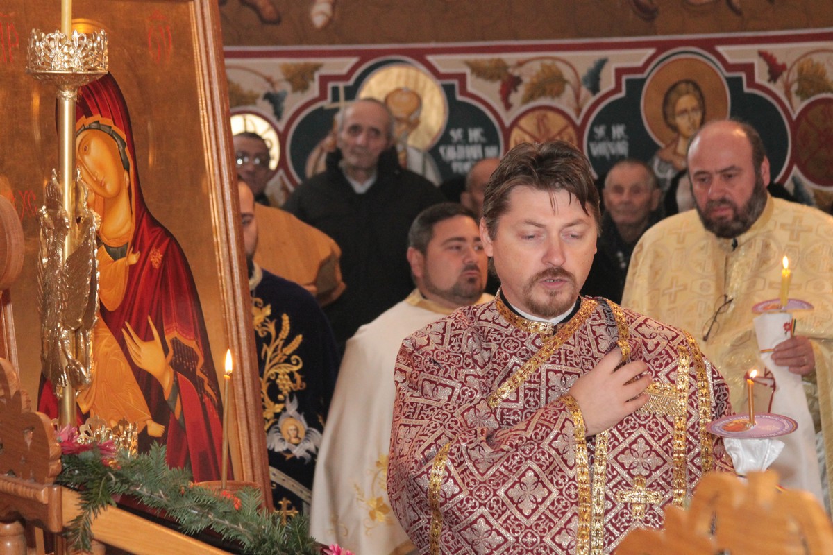 Zi de aleasă trăire duhovnicească în Parohia Mănăstirea Caşin II