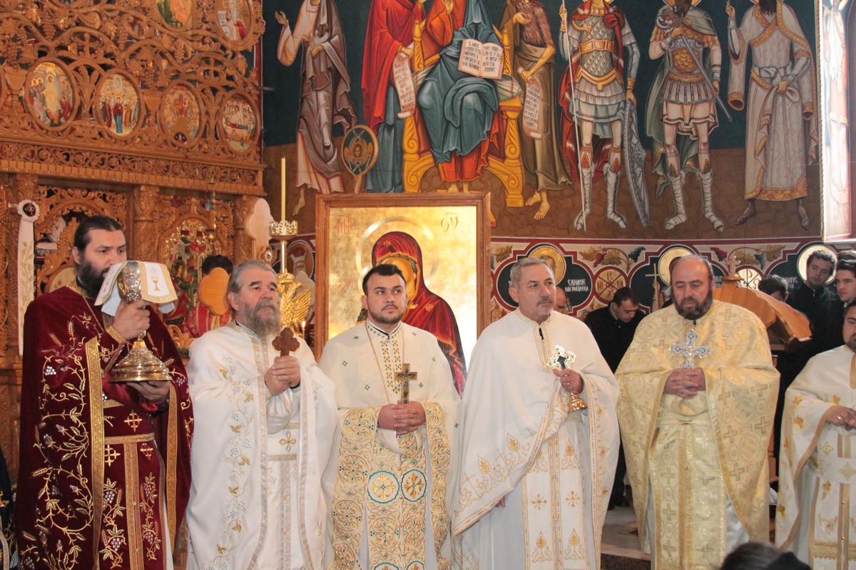 Zi de aleasă trăire duhovnicească în Parohia Mănăstirea Caşin II