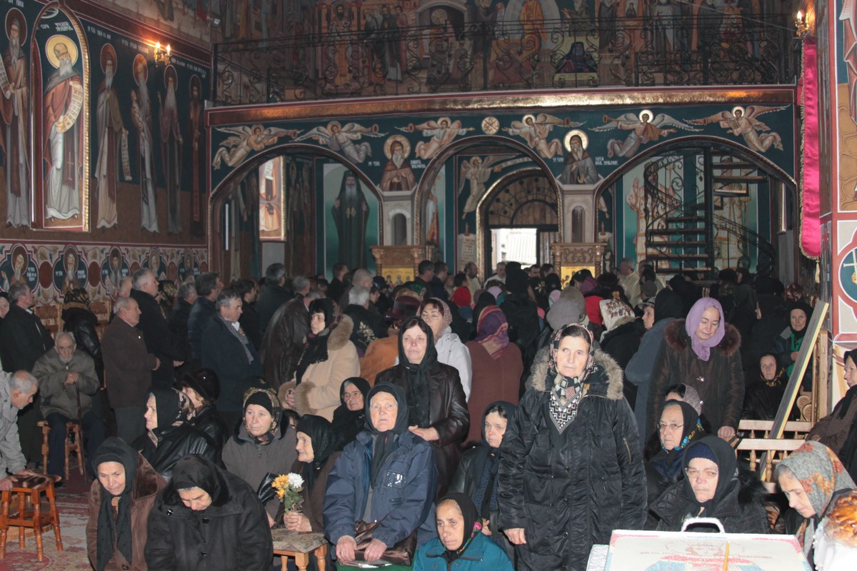 Zi de aleasă trăire duhovnicească în Parohia Mănăstirea Caşin II