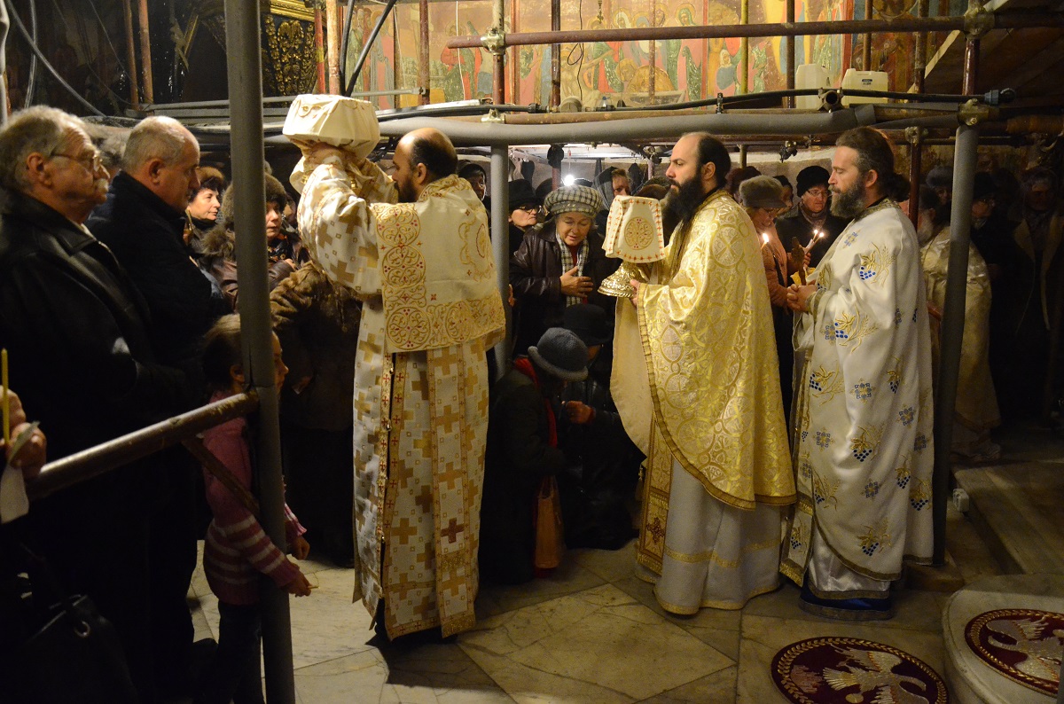 Sfântă Liturghie oficiată de IPS Mitropolit Teofan la Mănăstirea Golia (GALERIE FOTO)
