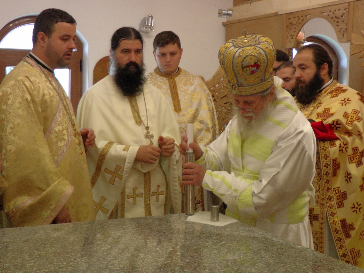 Slujbă de sfinţire la Mănăstirea Marginea