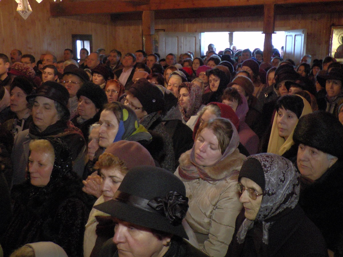 Biserică închinată Sfintei Mare Muceniţe Ecaterina, sfinţită de IPS Părinte Pimen