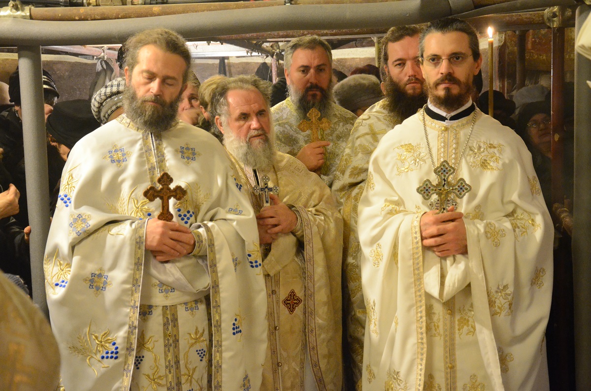 Sfântă Liturghie oficiată de IPS Mitropolit Teofan la Mănăstirea Golia (GALERIE FOTO)